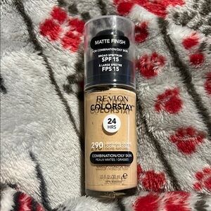 NWT Revlon Color Stay Foundation Long-Lasting Formula- 290 Natural Color